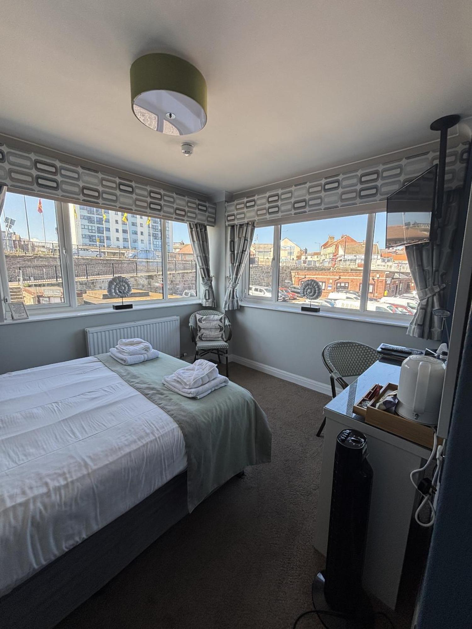 Salt On The Harbour Bed & Breakfast Bridlington Exterior photo